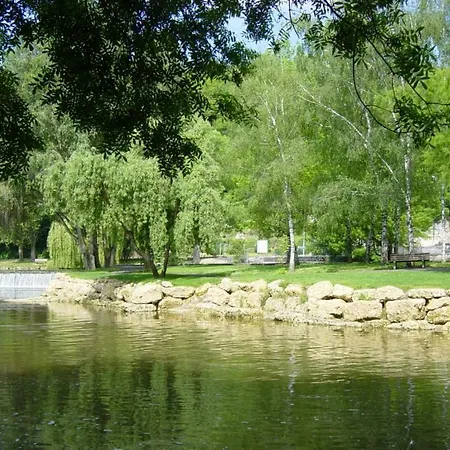 Vacances-sereines-lussay 公寓 *